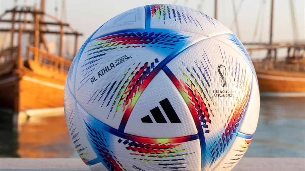Pourquoi le ballon high tech de la Coupe du Monde va changer le football