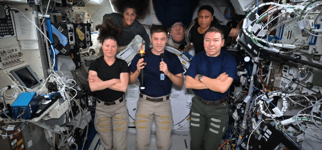 Jeux Olympiques spatiaux
Astronautes ISS
Compétitions en apesanteur